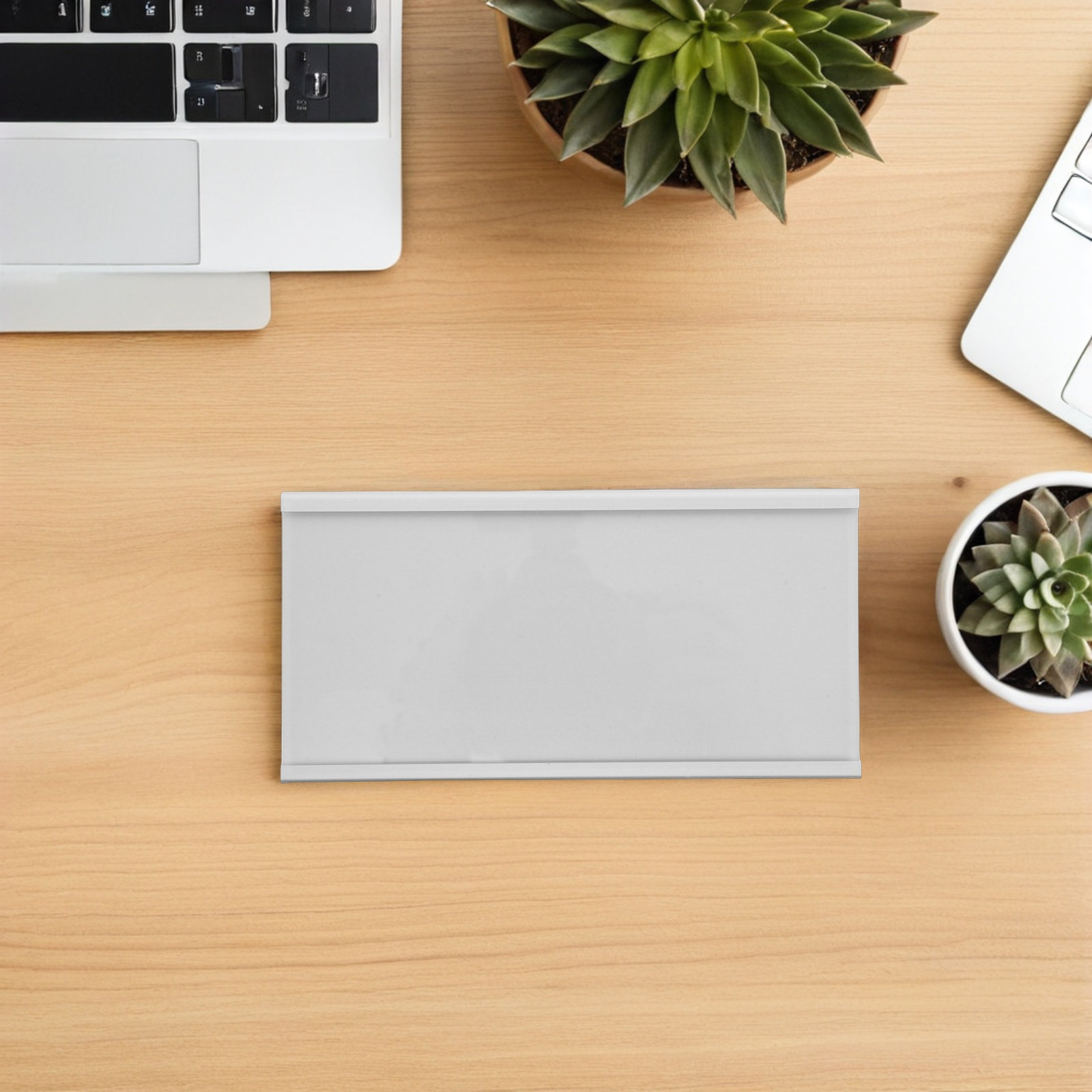Sleek Aluminum Name Plate Hold - Desk Name Plate recension och pris