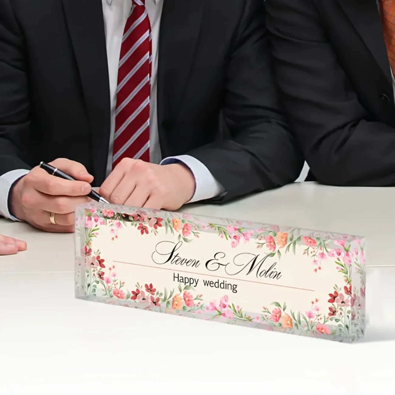 Customizable 2D Acrylic Desk N - Desk Name Plate recension och pris
